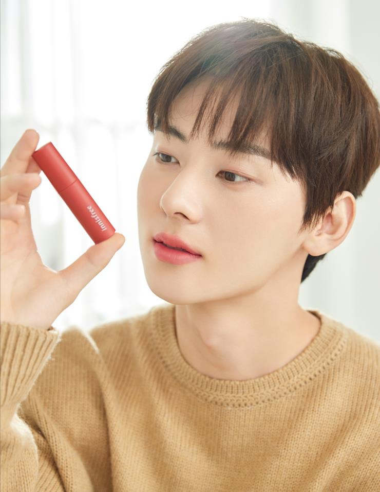 황민현 X 이니스프리