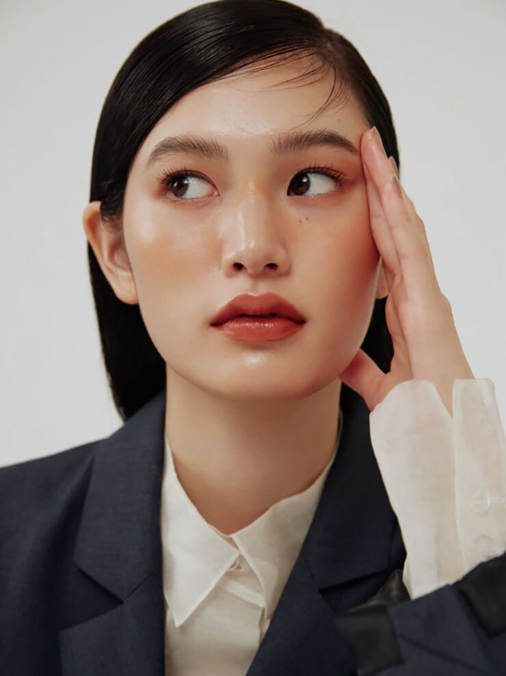 힌스 무드인핸서 리퀴드 글로우 광고 비주얼. 