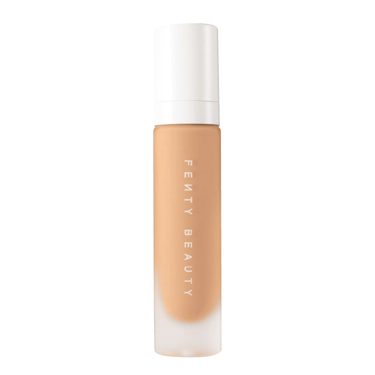 프로 필터 소프트 매트 롱웨어 파운데이션, 5만원, Fenty Beauty by Sephora. 