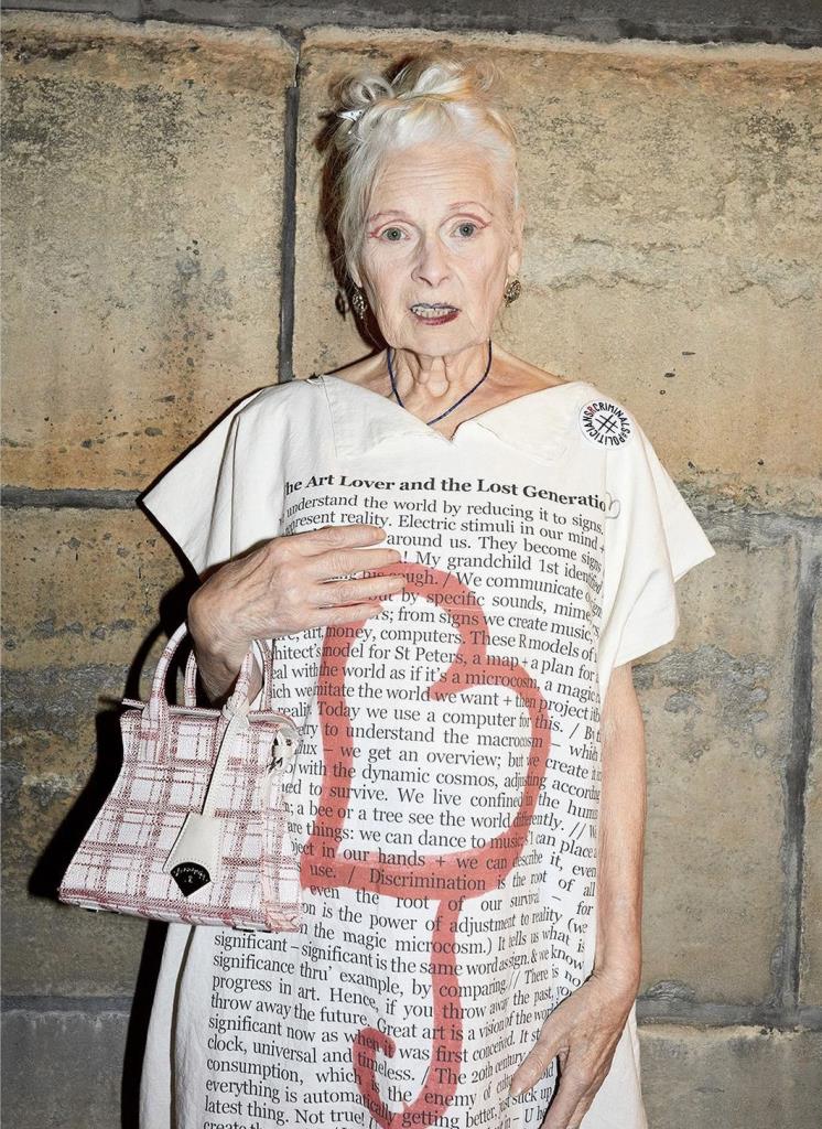 비비안 웨스트우드 공식 인스타그램(@viviennewestwood)