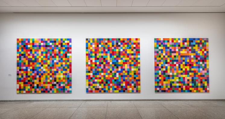 4900 Colours, 2007, 베를린 신국립미술관 <Gerhard Richter. 100 Works for Berlin> 전시 설치 전경 ⓒ Gerhard Richter 2023 (Photo: David von Becker) (제공: Neue Nationalgalerie)