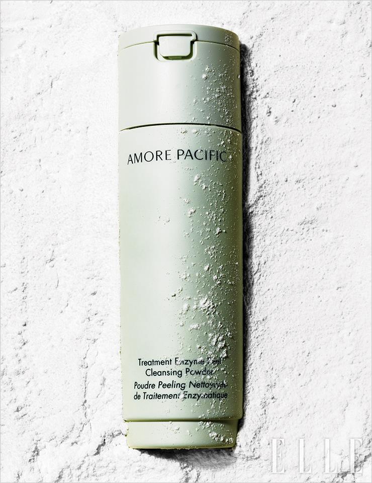 트리트먼트 엔자임 필 클렌징 파우더, 6만8천원, Amore Pacific.