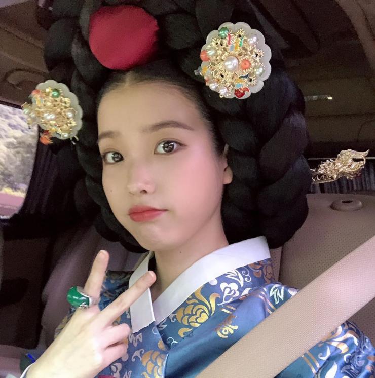 장만월의 인스타그램 @fullmoon.long