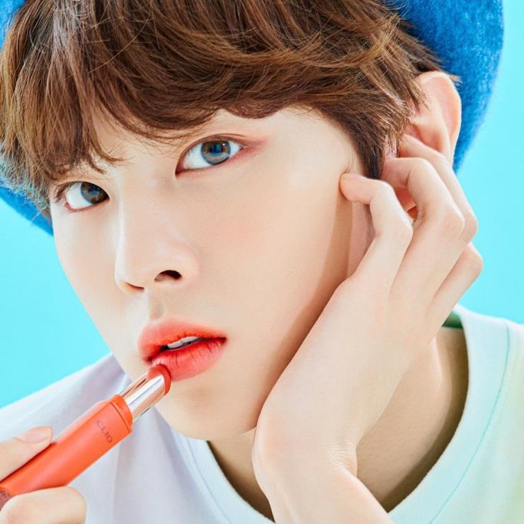 '클리오'의 모델이 된 업텐션의 김우석