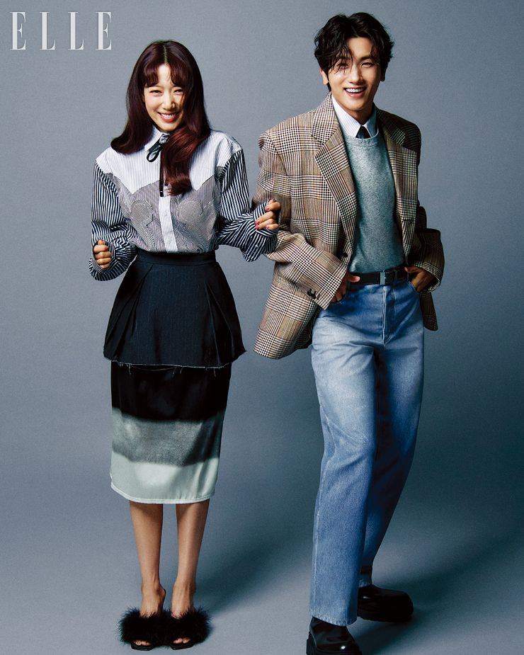 박신혜가 입은 셔츠와 스커트, 슈즈는 모두 Maison Margiela. 박형식이 입은 재킷과 셔츠, 티셔츠, 타이, 벨트, 팬츠와 슈즈는 모두 Bottega Veneta.