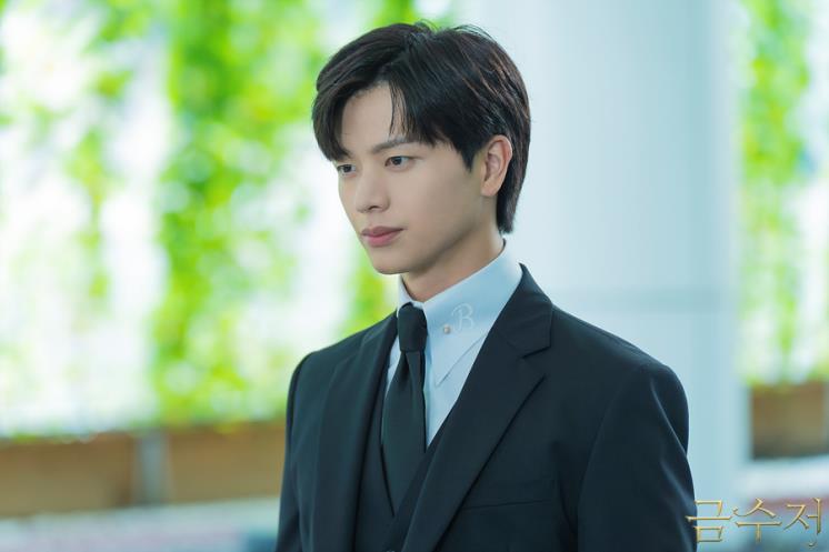 육성재 