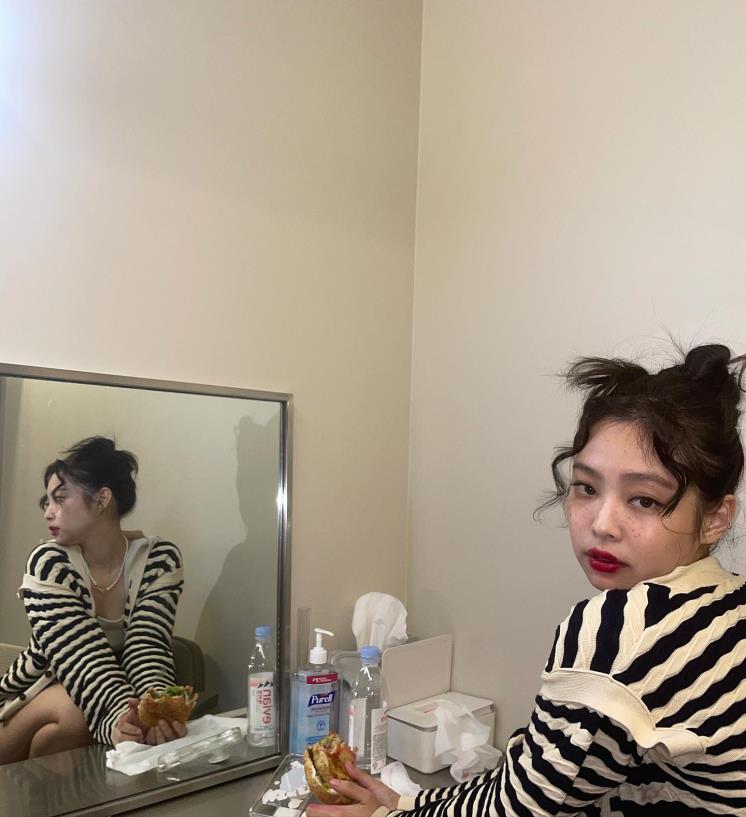 @jennierubyjane