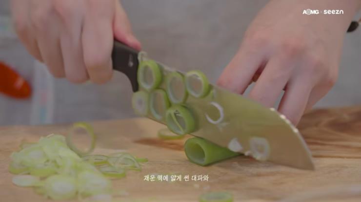 모두 ‘AOMGOFFICIAL’ 유튜브 영상 캡쳐