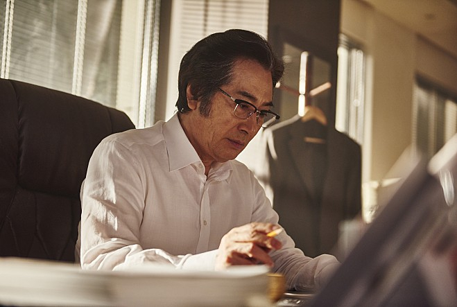 영화 < 내부자들 > 중 이강희( 백윤식 ) 의 대사 "팩트에 집중하세요"