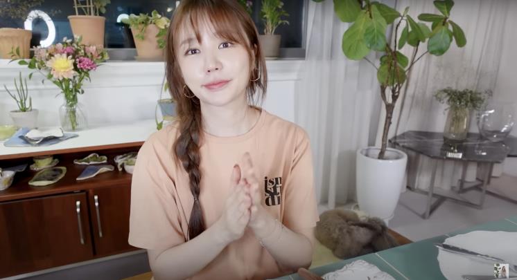 ‘윤은혜의 EUNHYELOGIN’ 유튜브 영상 캡처