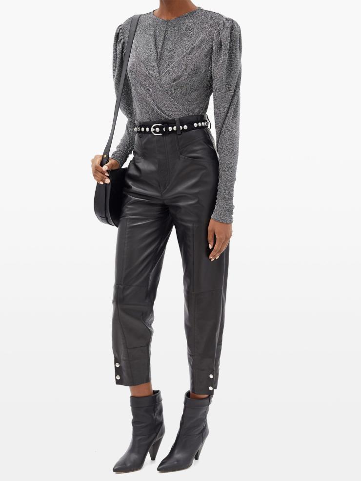 실버 스터드와 말굽 모양의 버클이 더해진 웨스턴 무드의 블랙 잽 벨트, ISABEL MARANT by MATCHESFASHION.COM