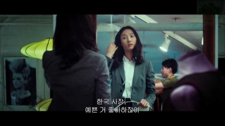  중국 영화 <성형 일기> 중. 중국의 미용 산업에 한국이 영향을 미친다는 사실 역시 알 수 있다