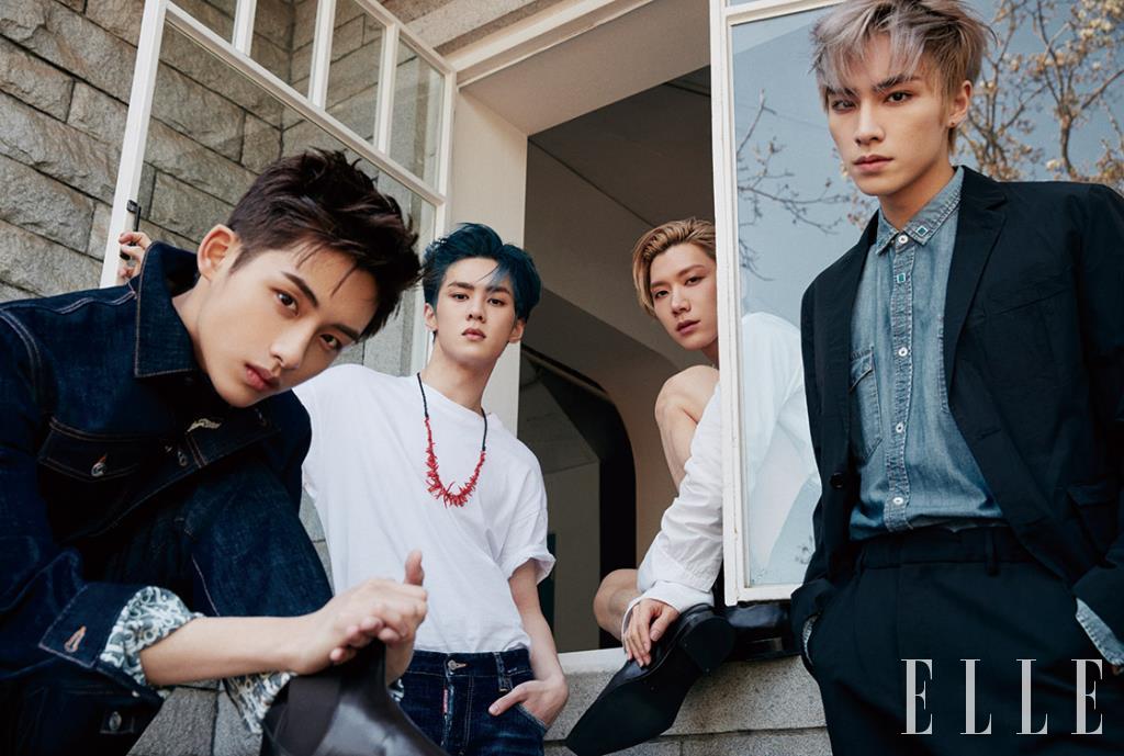 (왼쪽부터) 윈윈이 입은 인디고 블루 데님 재킷과 팬츠는 모두 Dior Men. 쿤이 입은 화이트 티셔츠는 Sandro Homme. 워싱 진은 Dsquared2. 네크리스는 Valentino Garavani. 텐이 입은 셔츠는 Sulvam by Adekuver. 데님 쇼츠는 Kimseoryong. 슈즈는 Berluti. 샤오쥔이 입은 데님 셔츠는 Golden Goose. 블랙 재킷은 Fendi.