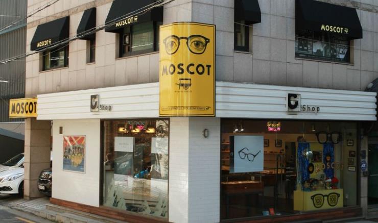서울 선릉로 19번지의 모스콧 매장. 서울 스토어는 모스콧이 해외에 오픈한 첫번째 플래그십 스토어다. @모스콧 제공