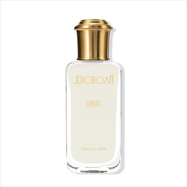 여성스럽고 관능적인 플로럴 우디 계열의 향수. 엑스뜨레 드 퍼퓸 ,우누에, 30ml 16만5천원, Jeroboam.