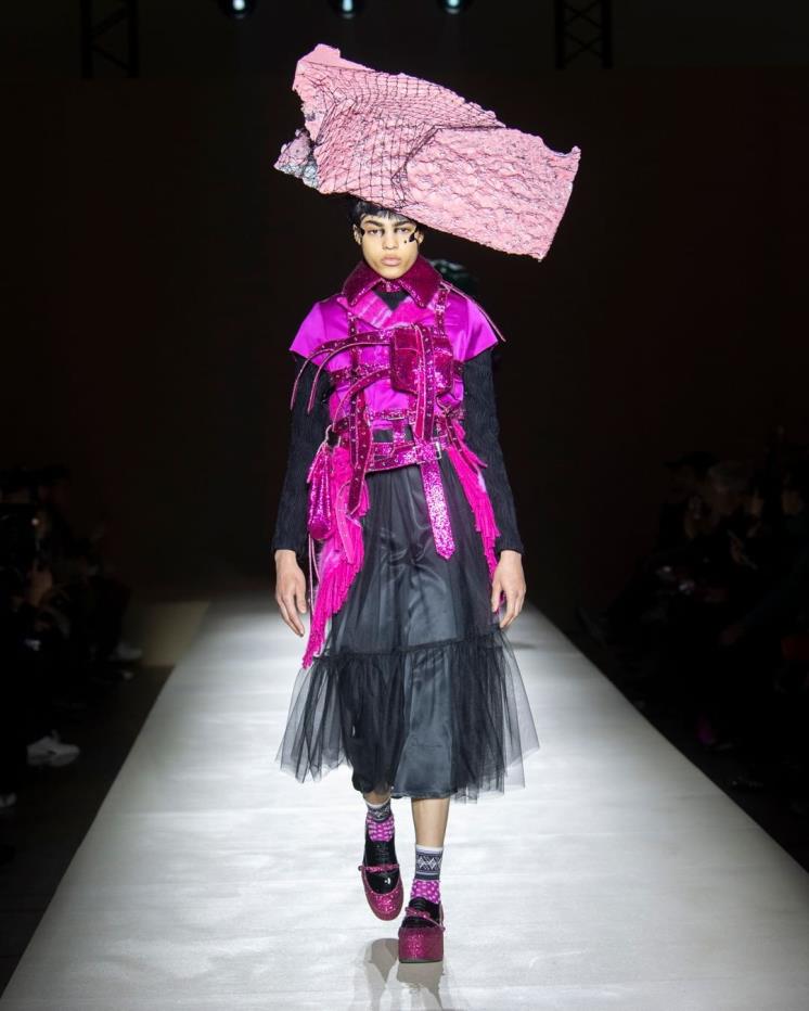 느와 케이 니노미야 2023 F/W 컬렉션