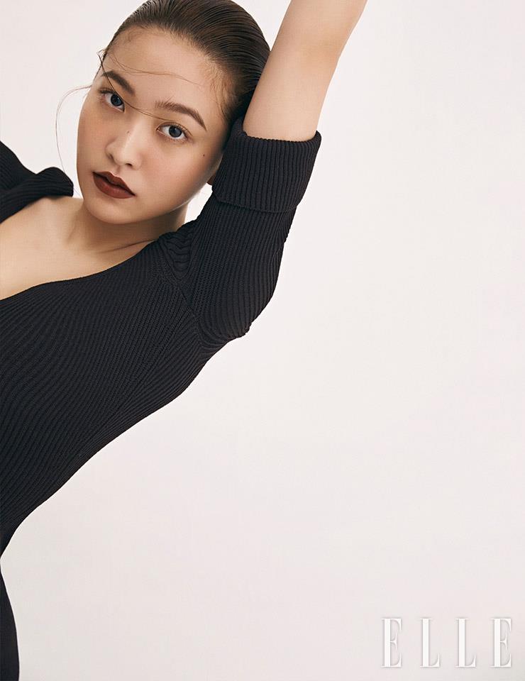 골지 원피스는 Khaite by Mue.