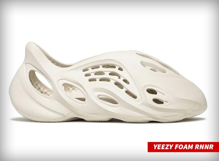 칸예 웨스트의 브랜드 이지 '폼 러너'