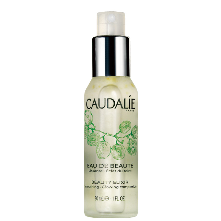 즉각적인 수분 공급과 로즈메리, 페퍼민트 등 에센셜 오일을 함유해 청량감을 느낄 수 있는 뷰티 엘릭시르, 1만8천원, Caudalie.