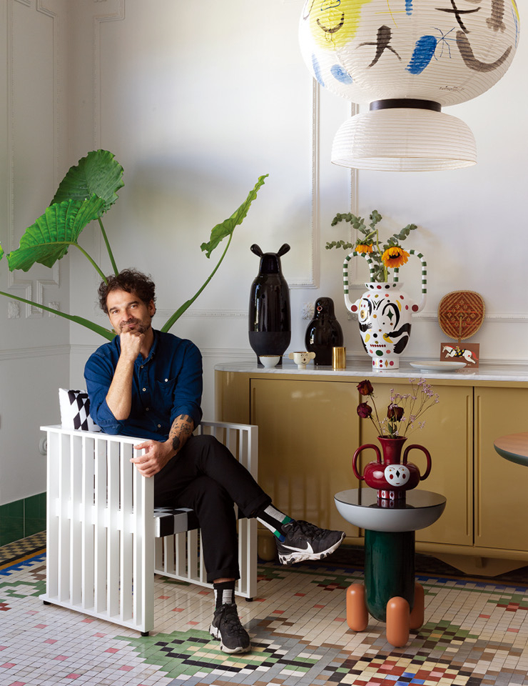 스페인 발렌시아 자신의 아파트에서 하이메 아욘. 