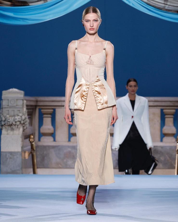 토리 버치 2023 F/W 컬렉션