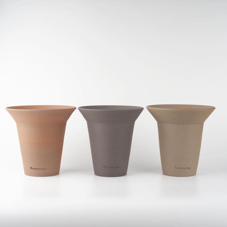 업데이트 소식이 뜨면 눈 깜짝할 사이 품절되는 카네즈센. 인스타그램 @karnezcen