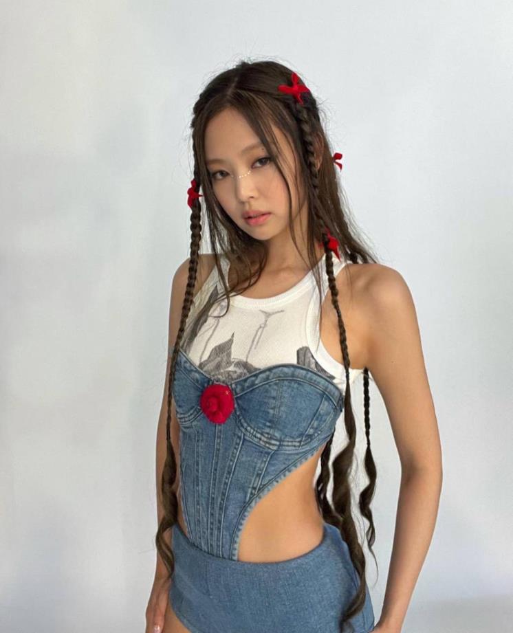 @jennierubyjane