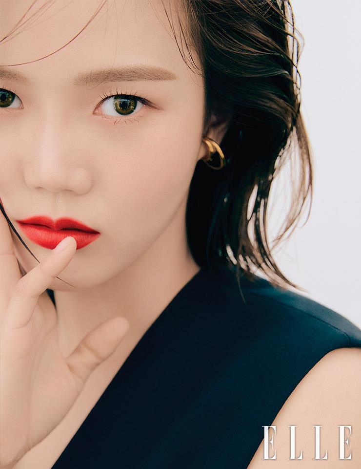 블랙 컬러의 베스트는 & Other Stories.