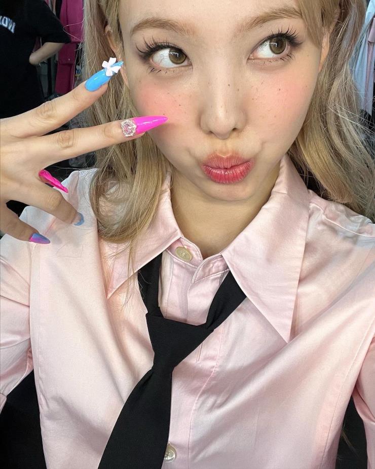 @nayeonyny