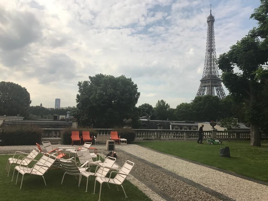 하루에 한 시간 동안 운동 혹은 생필품 구입을 위해 밖에 나갈 수 있다. Photo by Cecile Parnet