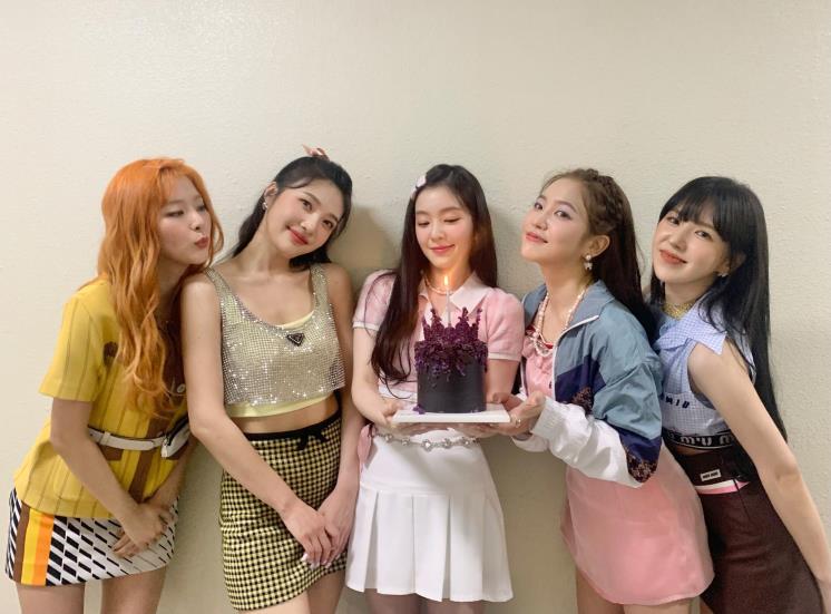 레드벨벳 공식 트위터 @RVsmtown