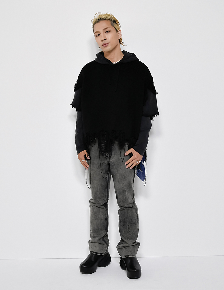 남성 최초로 지방시 글로벌 앰배서더로 선정돼 파리를 찾은 빅뱅의 태양.