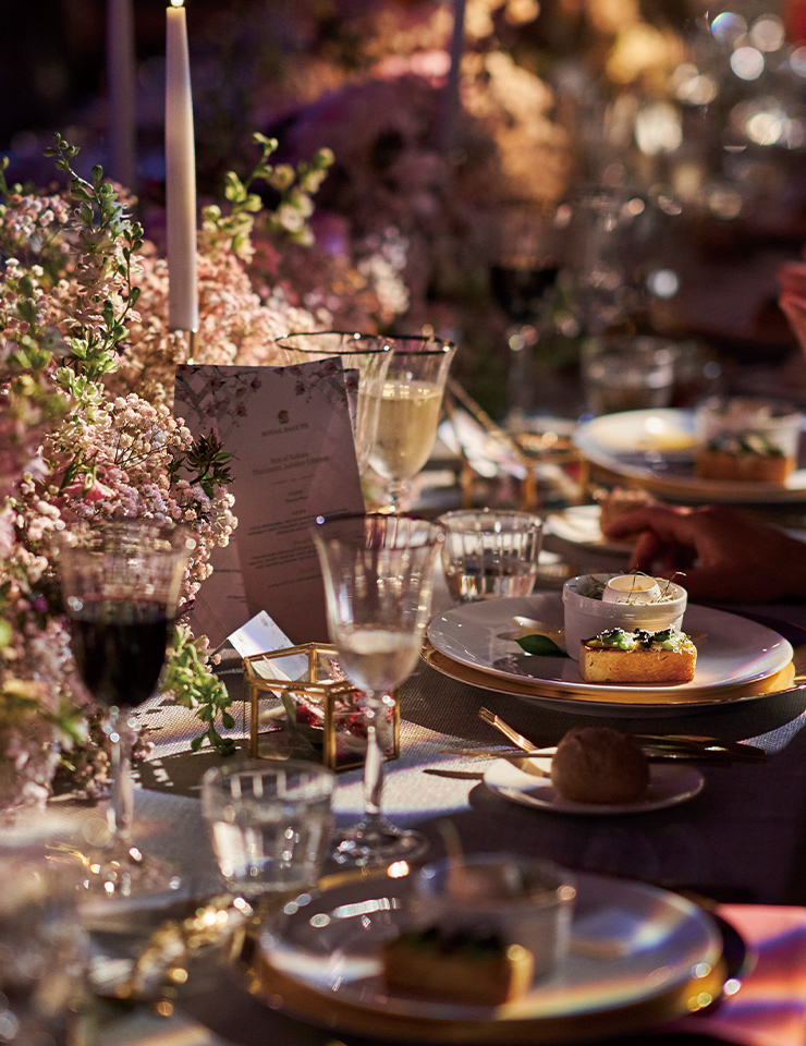 엘리자베스 2세 여왕의 재위 70주년과 로얄살루트 탄생 70주년을 축하하는 성대한 디너.