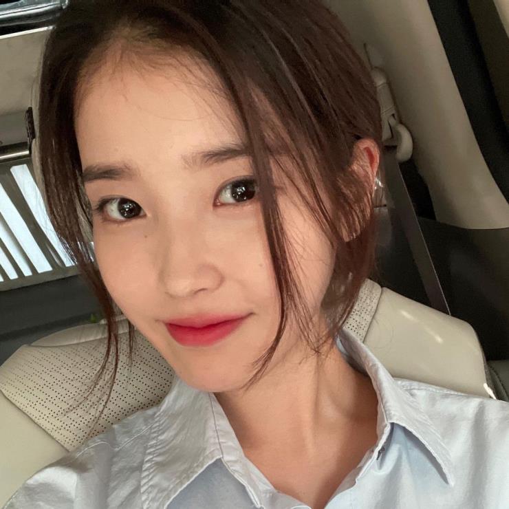 아이유 인스타그램 @dlwlrma