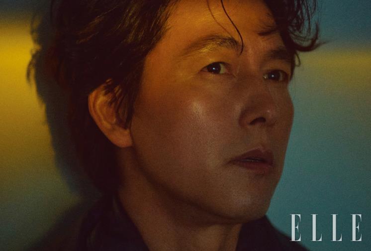  정우성이 입은 아우터와 팬츠는 모두 Bottega Veneta.