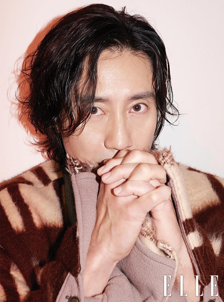 아우터웨어는 Greg Lauren by Boontheshop.