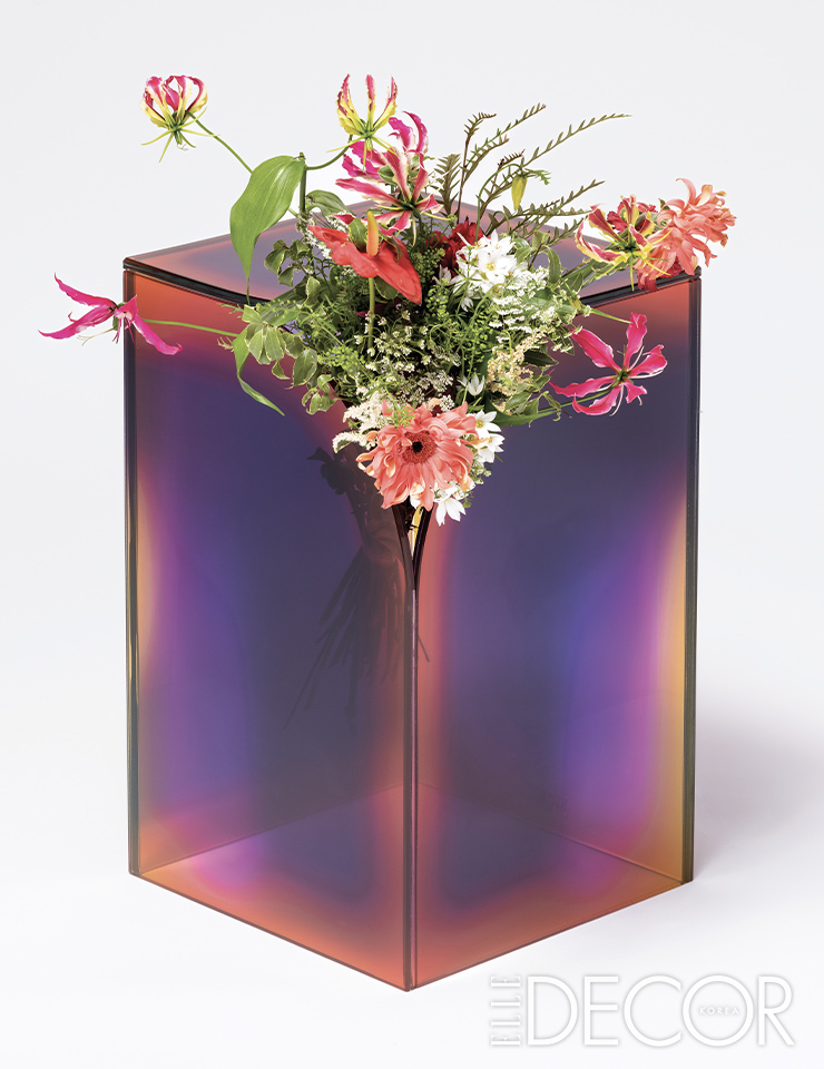 2022 밀란 디자인 위크에서 선보인 ‘Flower’(2022).