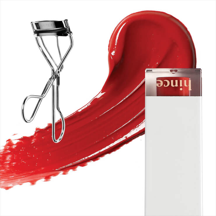 아이래시 컬러는 르 르쿠르브 실 드 샤넬, 3만8천원, Chanel. 입술을 매끈하게 코팅해 주는 무드 인핸서 리퀴드 글로우, 트루 모먼트, 1만9천원, Hince. 