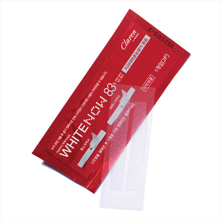 치아에 붙이는 패치 타입의 치아 미백 필름. 세계 19개국의 특허를 받은 화이트나우 치아 미백 패치, 4매 1만2천원, Claren.