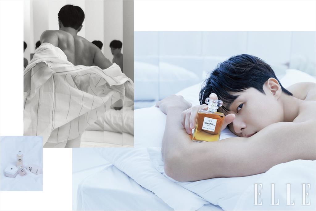 홀리데이 시즌을 맞아 N°5의 완벽한 리추얼을 실현해 줄 특별한 컬렉션. 샤워 젤과 바디로션, 바디 크림과 헤어 미스트는 모두 Chanel. 루스한 스트라이프 셔츠는 Lemeteque.