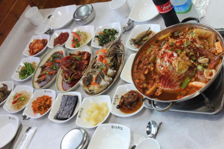 딴뚝통나무집식당