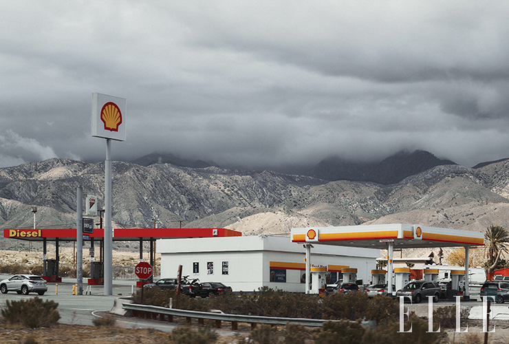 ‘Gas station 10260’, 2018, 30x37cm, Pigment Print. Unique.