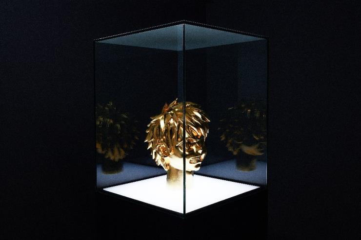 옥승철 'Golden Spike', Gilded Wood, H.30cm, 2020 Photo by 김석준 
