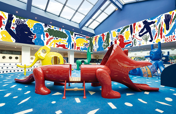 하이메 아욘이 심혈을 기울여 그린 벽화가 시선을 사로잡는 모카 가든의 놀이터 ‘모카 플레이’. 