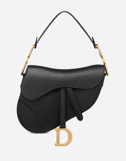 아이코닉한 형태의 블랙 새들 백은 4백15만원, Dior.