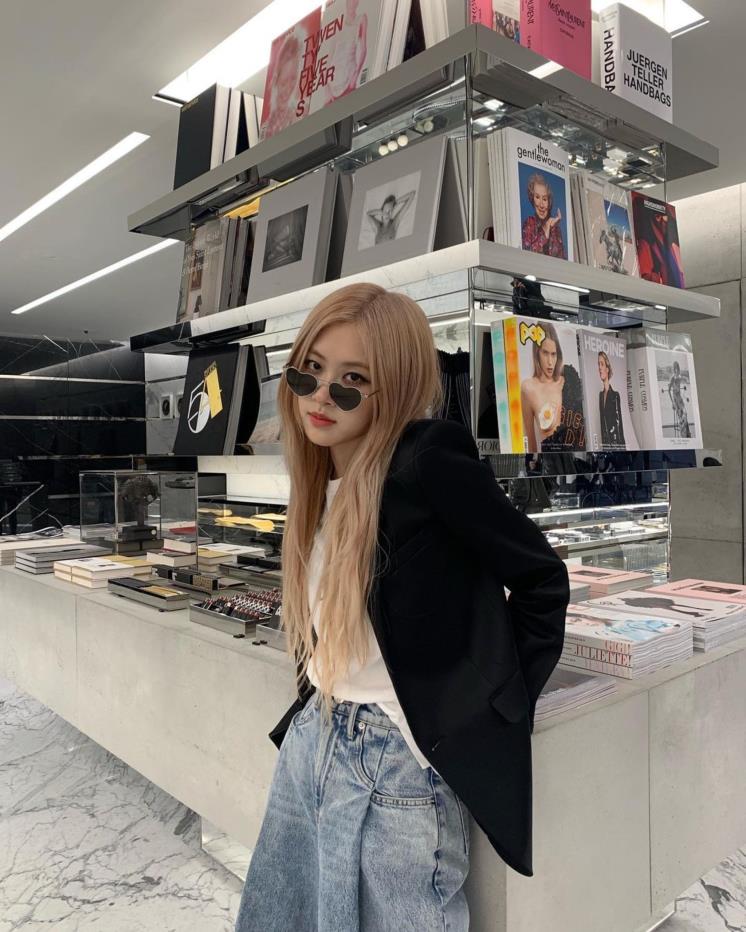 @roses_are_rosie