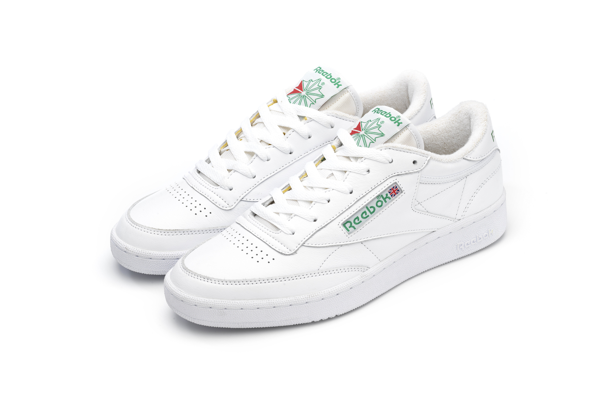 출시 35주년을 기념하는 레트로 테니스 코트화, '클럽 C 85'는 9만9천원, Reebok.