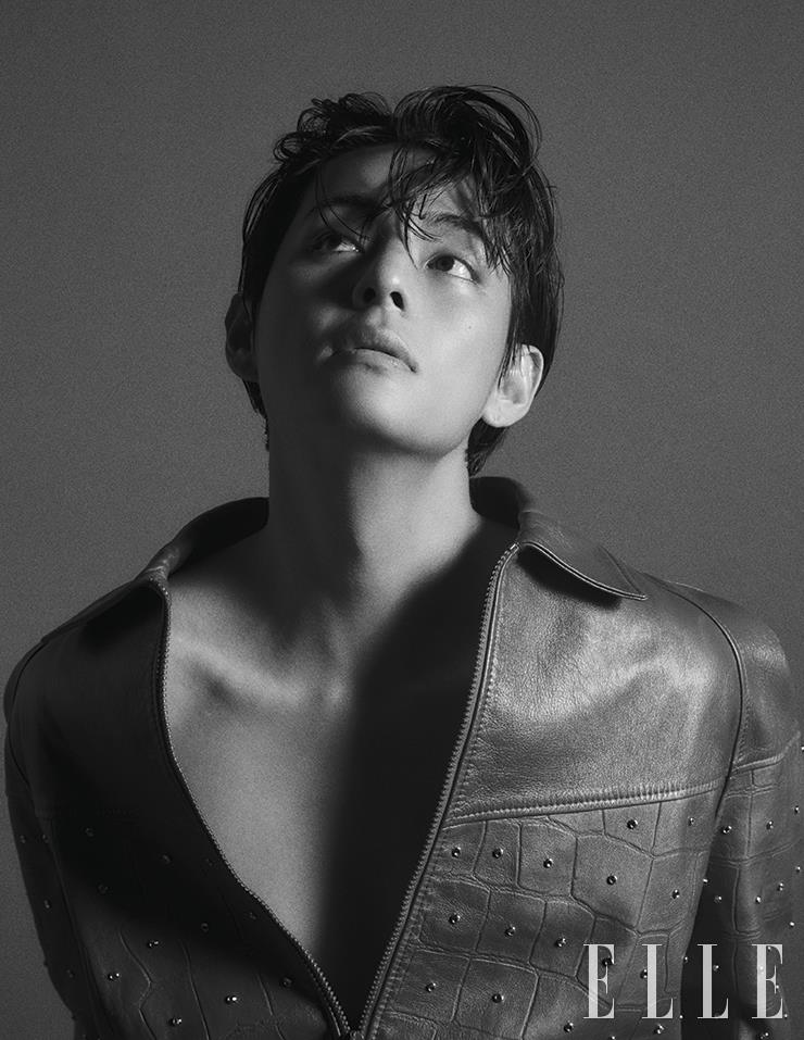 블루종 재킷은 Celine Homme.