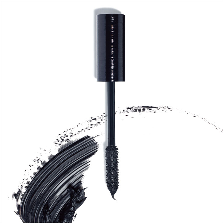 르 볼륨 레볼루씨옹 드 샤넬, 10 느와르, 4만5천원, Chanel.