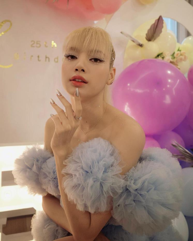 @lalalalisa_m